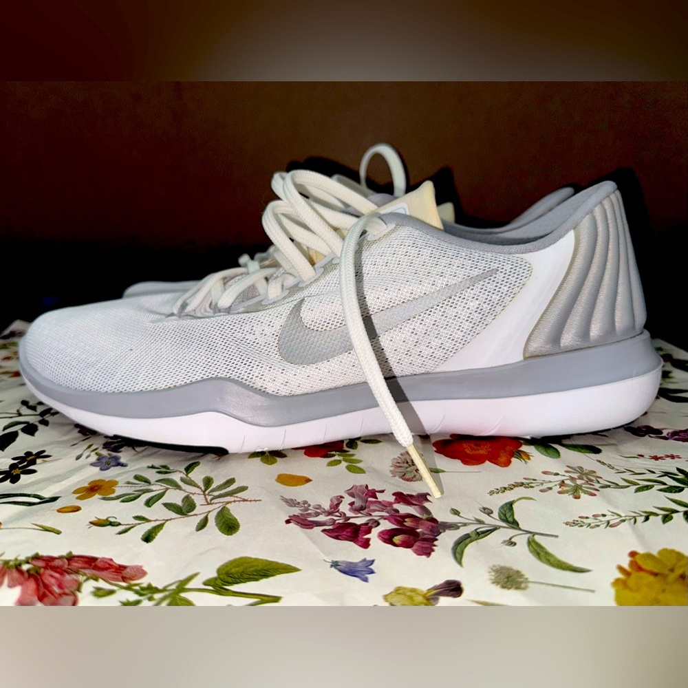NWOT Nike Flex Trainer 7 | White/Grey | Size Men’s 11 (W 12.5)
